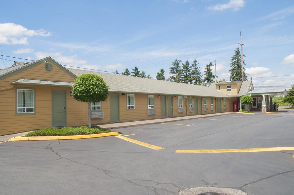 Nordic Inn And Suites Portland Exterior photo